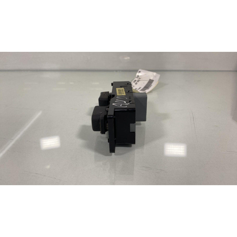 Interrupteur de leve vitre avant droit KIA CARENS 3 Photo n°2