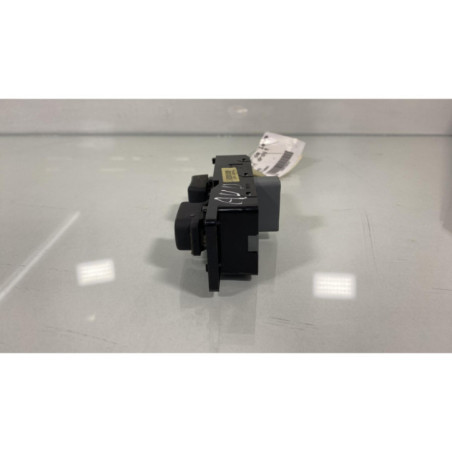 Interrupteur de leve vitre avant droit KIA CARENS 3