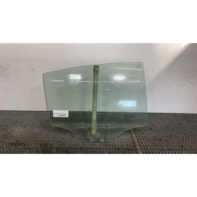 Vitre arriere droit VOLKSWAGEN PASSAT 5 Photo n°1