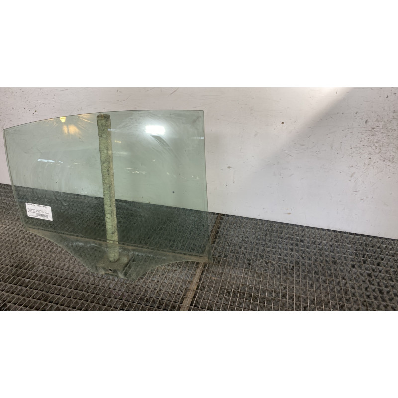 Vitre arriere droit VOLKSWAGEN PASSAT 5 Photo n°4
