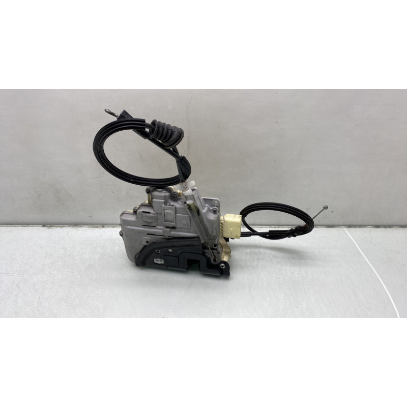 Serrure arriere gauche VOLKSWAGEN PASSAT 5 Photo n°3