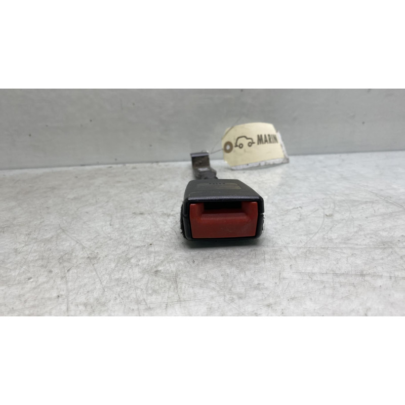 Attache ceinture avant droit VOLKSWAGEN CADDY 3 Photo n°3