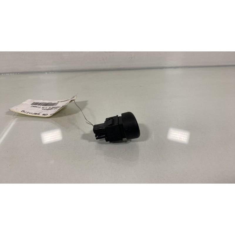 Bouton de warning NISSAN JUKE 1 Photo n°2