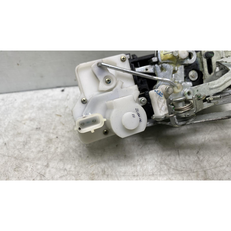 Serrure avant droit VOLKSWAGEN FOX Photo n°1