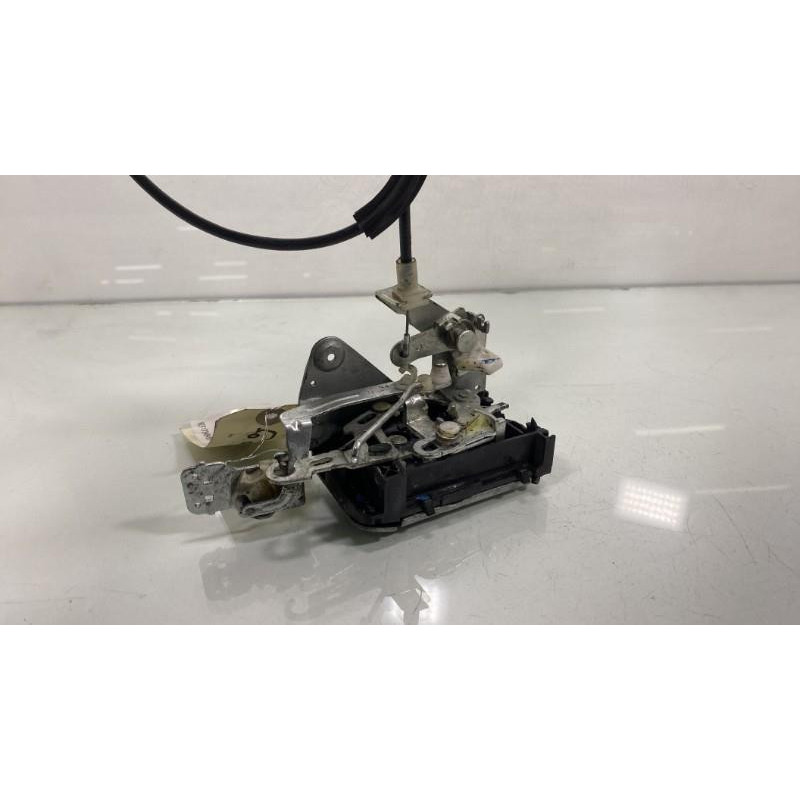 Serrure avant droit VOLKSWAGEN FOX Photo n°5
