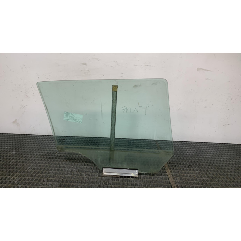 Vitre arriere gauche OPEL ASTRA H Photo n°1
