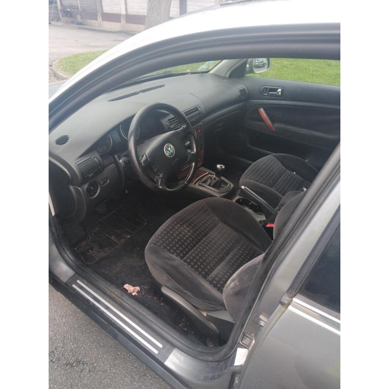 Pare choc arriere VOLKSWAGEN PASSAT 4 Photo n°17