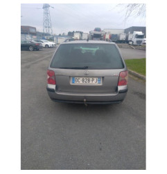 Serrure avant gauche VOLKSWAGEN PASSAT 4