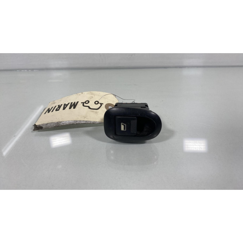 Interrupteur de leve vitre arriere droit CITROEN C3 PLURIEL Photo n°1