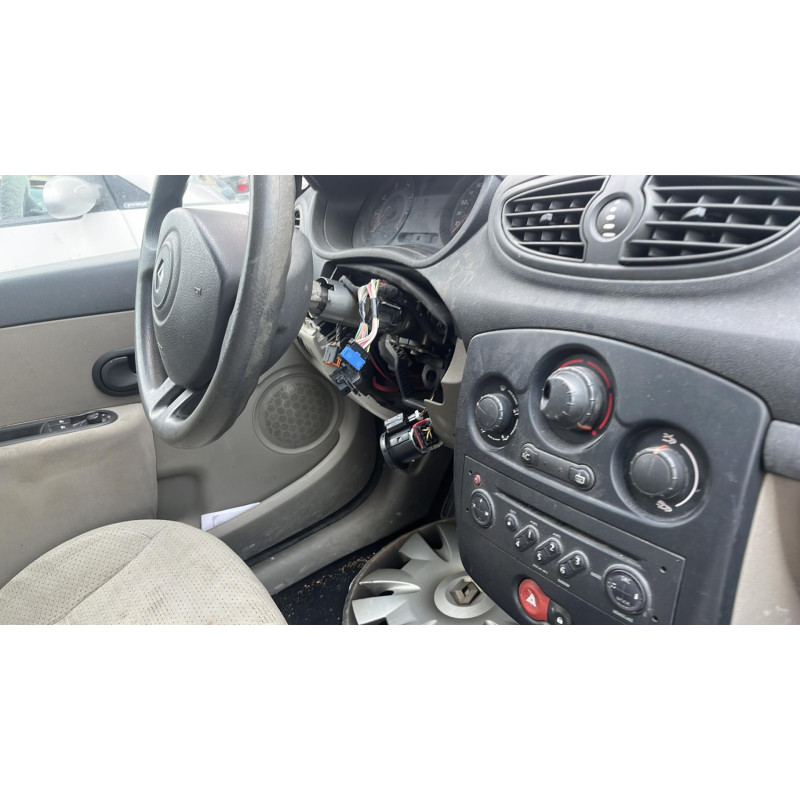 Capot RENAULT CLIO 3 Photo n°15