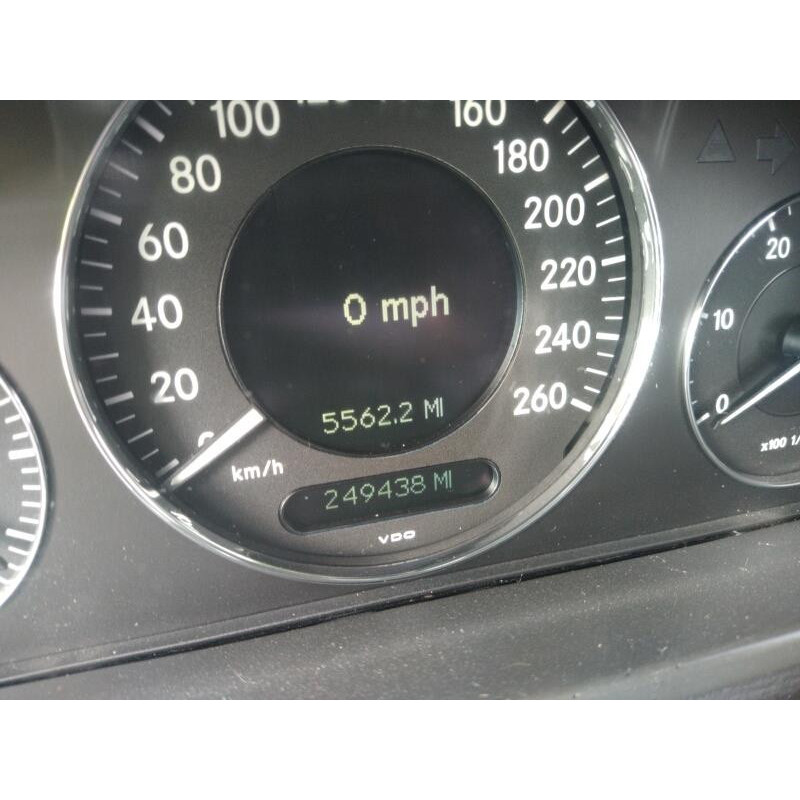 Calandre MERCEDES CLASSE E 211 Photo n°11