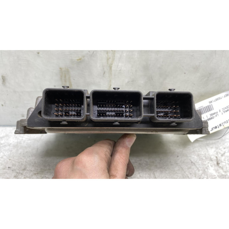 Calculateur moteur RENAULT SCENIC 2 Photo n°4