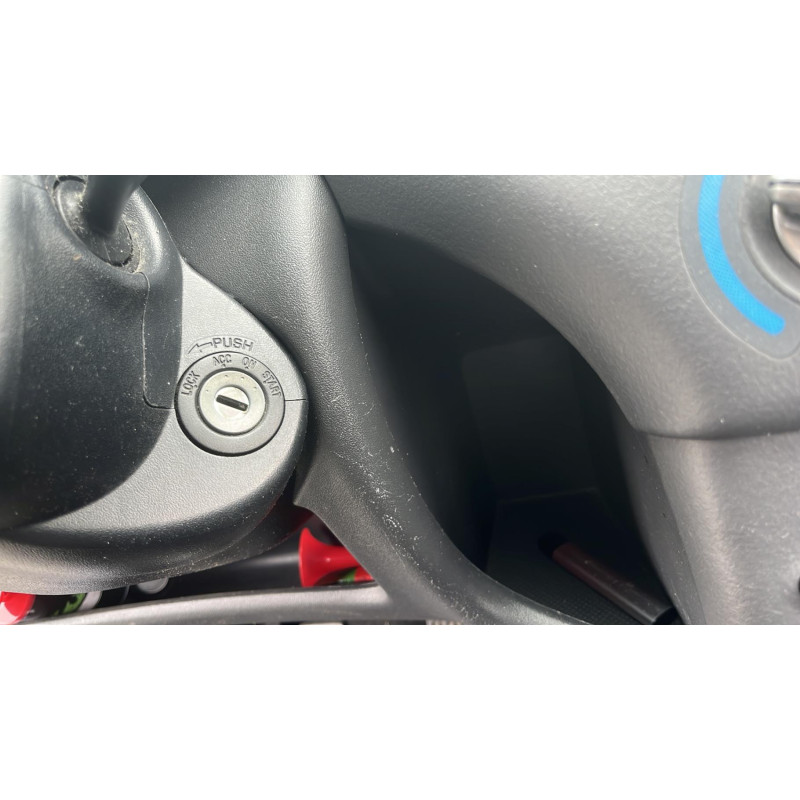 Serrure avant gauche TOYOTA YARIS 1 Photo n°5