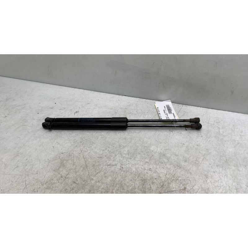 Verin de coffre RENAULT KADJAR Photo n°1