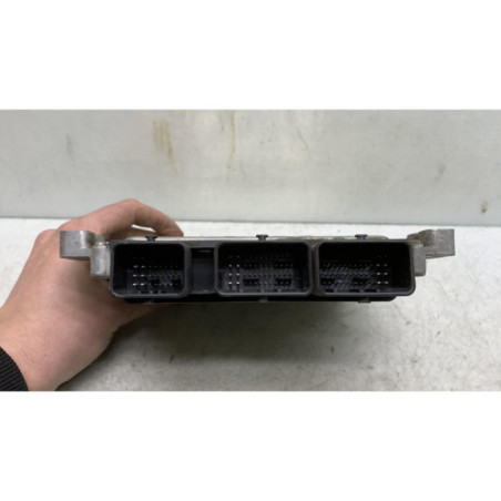 Calculateur moteur DACIA SANDERO 1 Photo n°1
