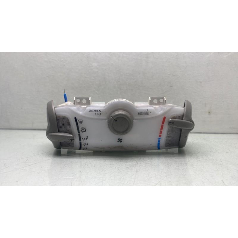 Commande chauffage TOYOTA AYGO 1 Photo n°3