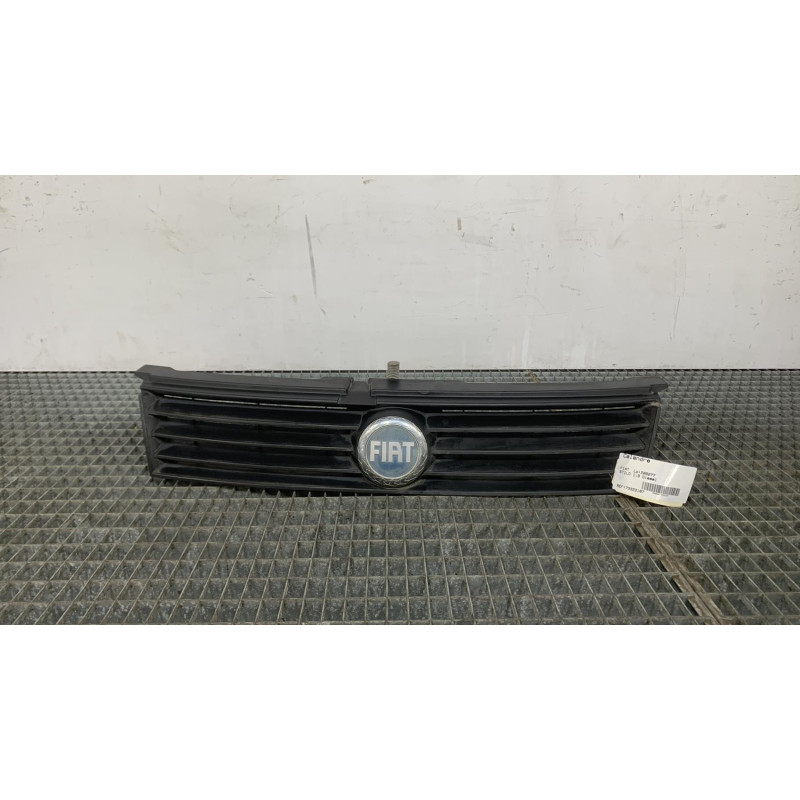Calandre FIAT STILO Photo n°1