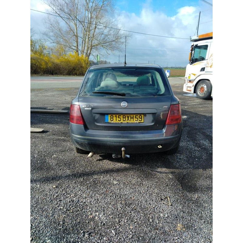 Calandre FIAT STILO Photo n°5