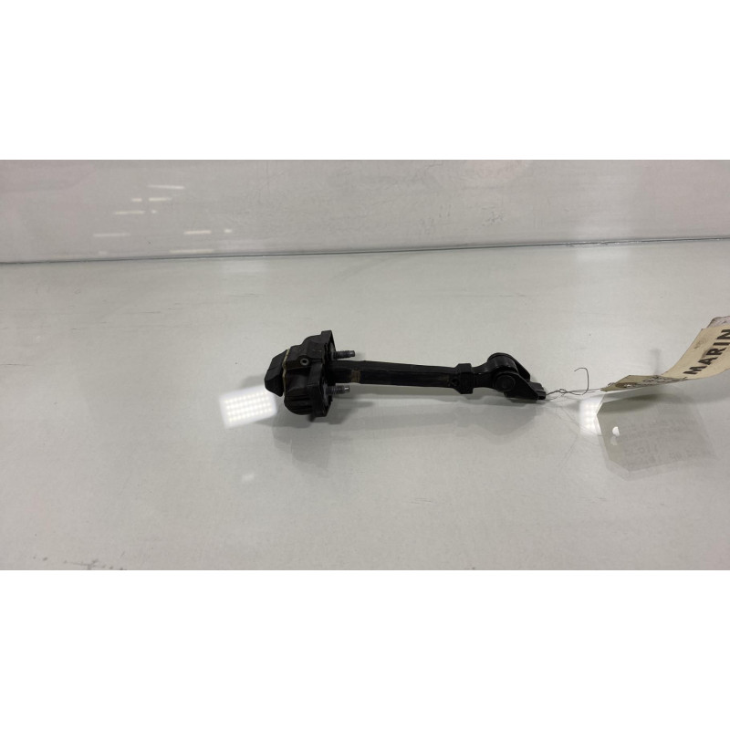 Arret de porte arriere droit RENAULT CLIO 4 Photo n°3