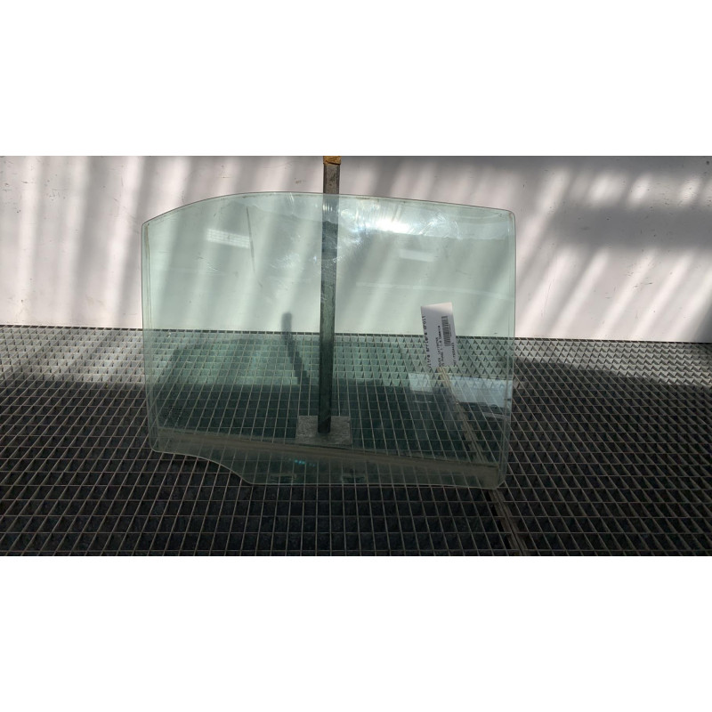 Vitre arriere droit ROVER 75 Photo n°1
