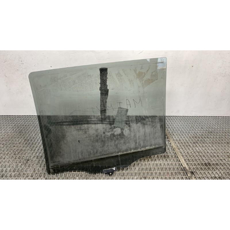 Vitre arriere droit HYUNDAI SANTA FE 2 Photo n°1