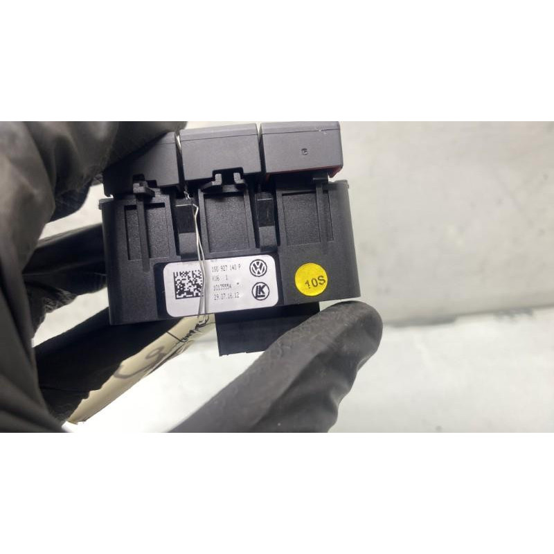 Bouton de warning VOLKSWAGEN UP Photo n°2