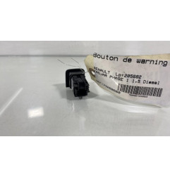 Bouton de warning RENAULT KADJAR Photo n°1