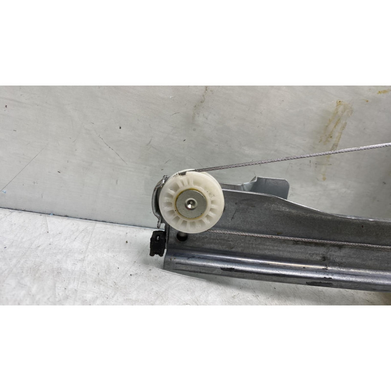 Leve vitre electrique arriere droit RENAULT CLIO 4 Photo n°3