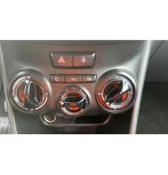 Attache ceinture avant droit PEUGEOT 208 1
