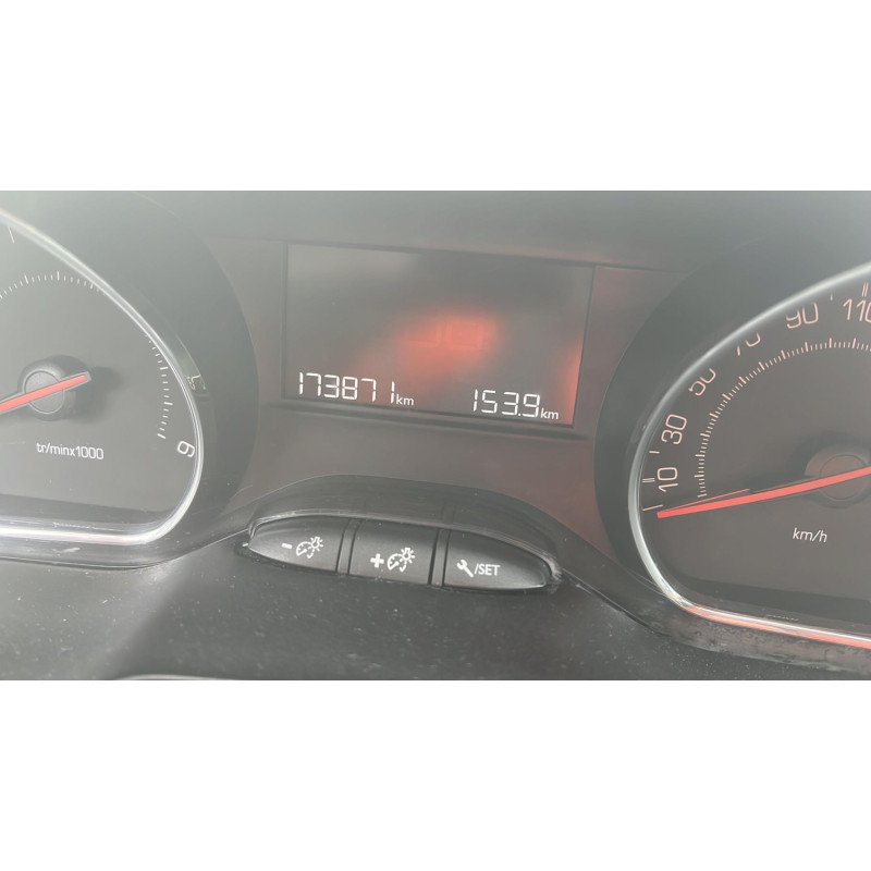 Attache ceinture avant droit PEUGEOT 208 1 Photo n°10