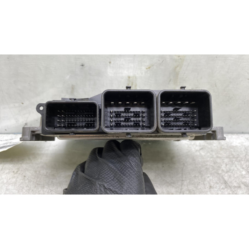 Calculateur moteur PEUGEOT 208 1 Photo n°3