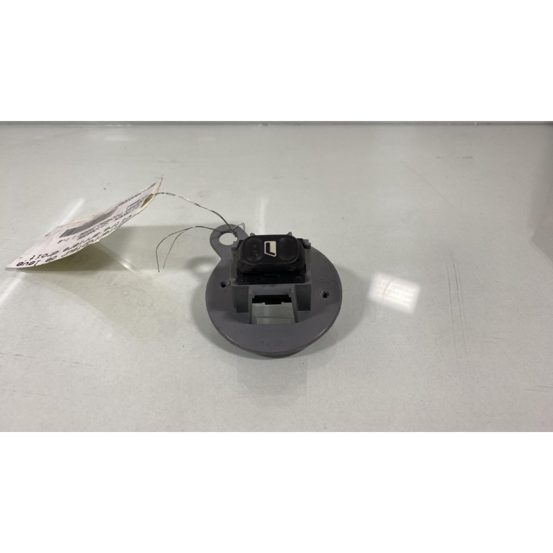 Interrupteur de leve vitre arriere droit CITROEN XSARA PICASSO Photo n°2