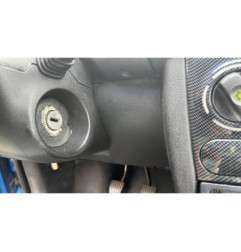 Poignee porte avant gauche OPEL TIGRA 1