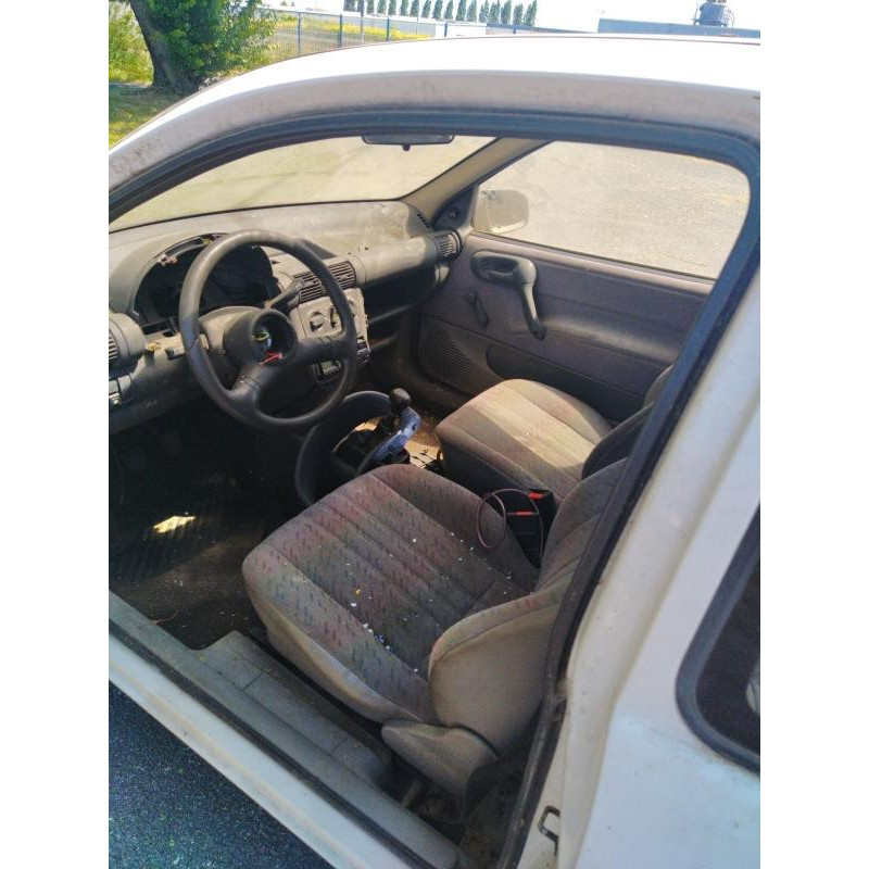 Feu arriere principal gauche (feux) OPEL CORSA B Photo n°12