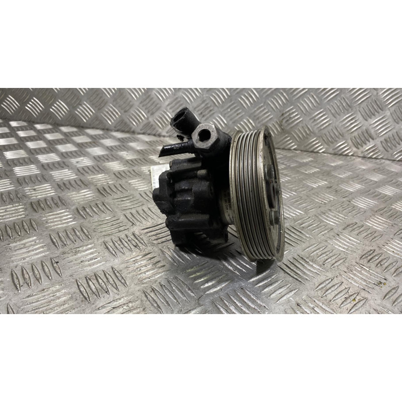 Pompe de direction AUDI A6 3 Photo n°1