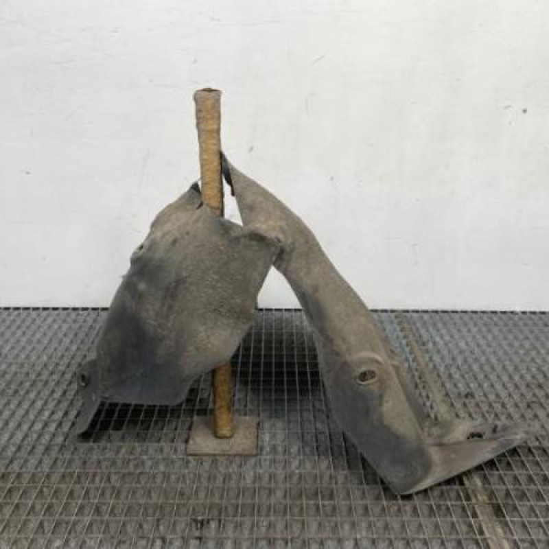 Pare boue arriere droit RENAULT MEGANE 2 Photo n°4