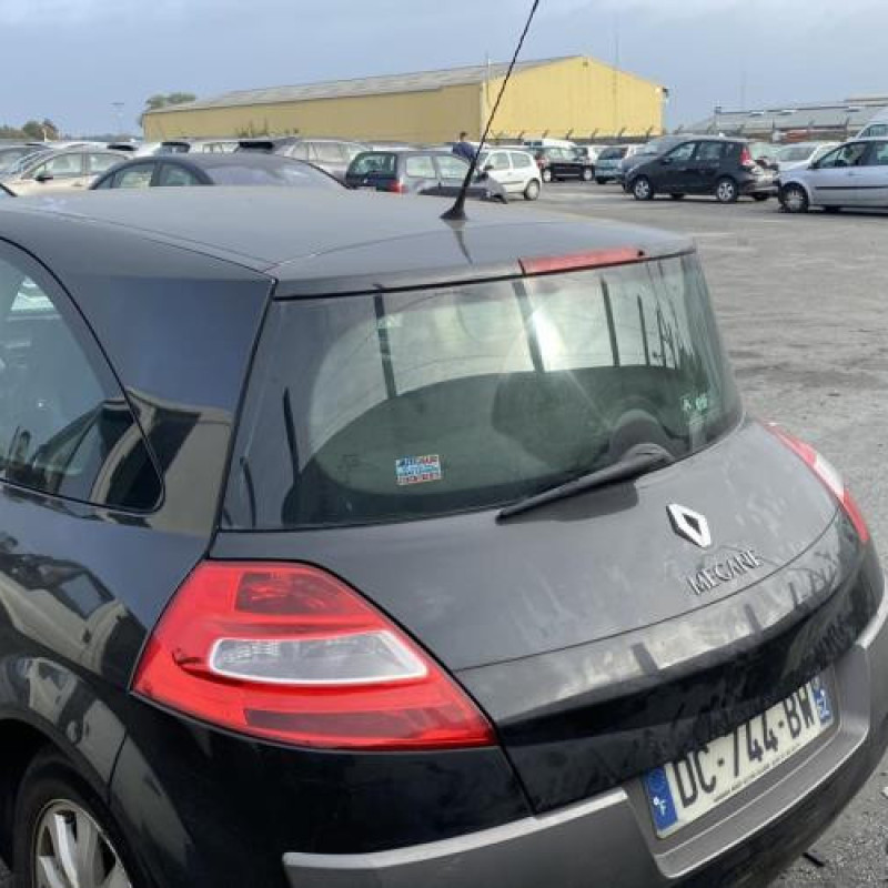 Pare boue arriere droit RENAULT MEGANE 2 Photo n°10