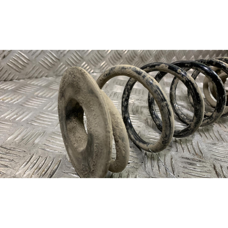 Ressort de suspension arriere droit VOLKSWAGEN GOLF 7 Photo n°2