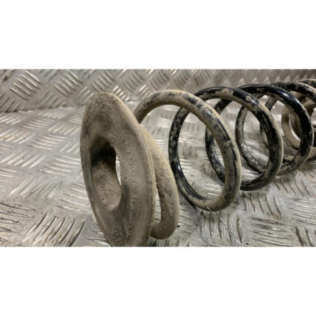 Ressort de suspension arriere droit VOLKSWAGEN GOLF 7
