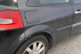 Pare boue arriere droit RENAULT MEGANE 2