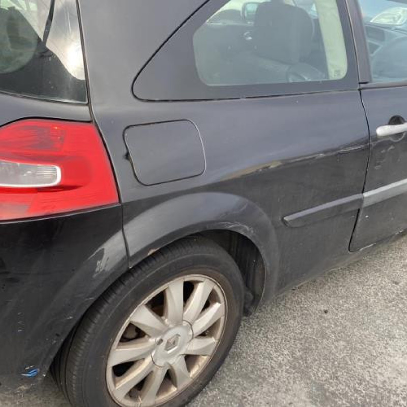Pare boue arriere droit RENAULT MEGANE 2 Photo n°15