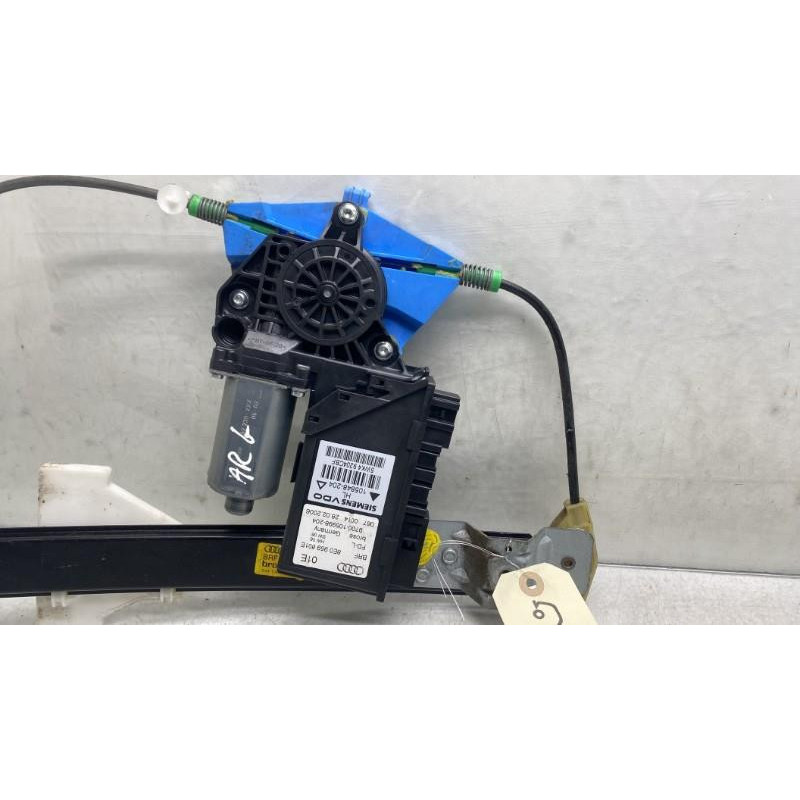 Leve vitre electrique arriere gauche AUDI A4 2 Photo n°3