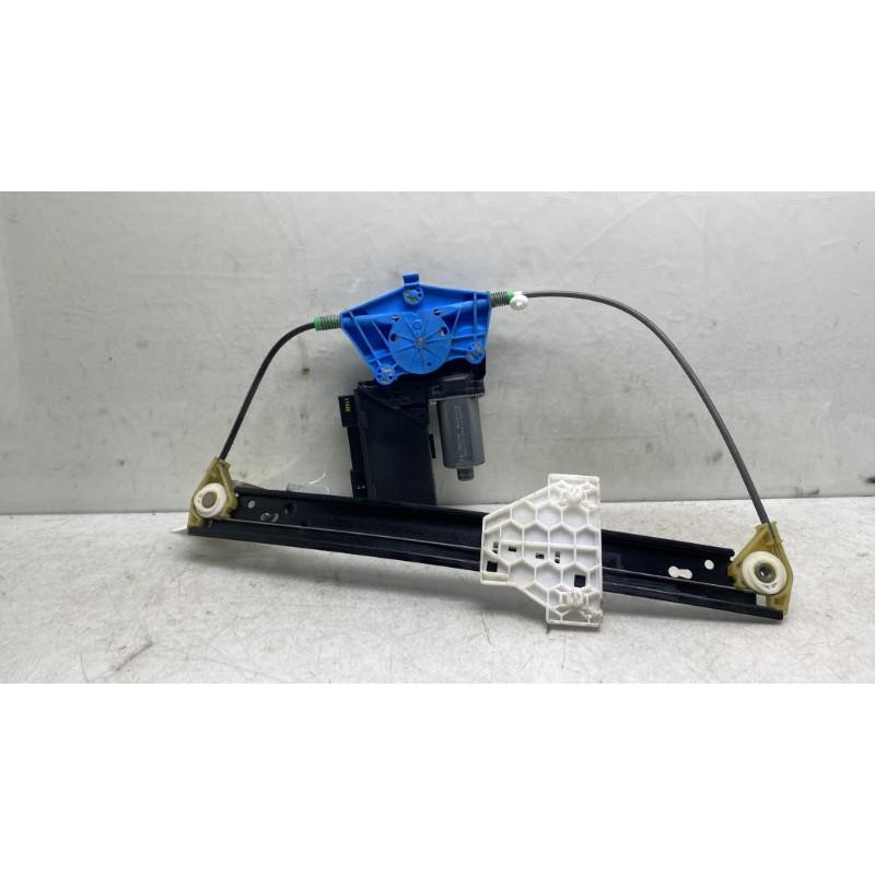 Leve vitre electrique arriere gauche AUDI A4 2 Photo n°6