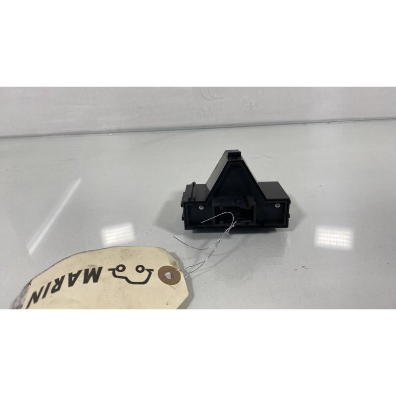 Bouton de warning OPEL CORSA D Photo n°1
