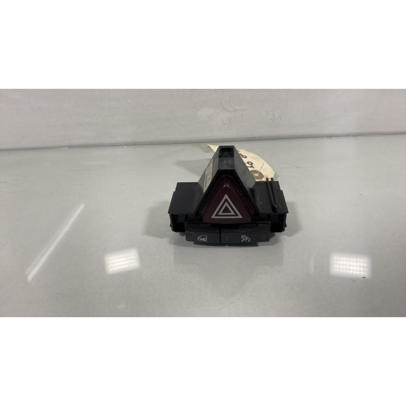 Bouton de warning OPEL CORSA D Photo n°3