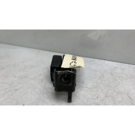Attache ceinture arriere droit OPEL INSIGNIA 1