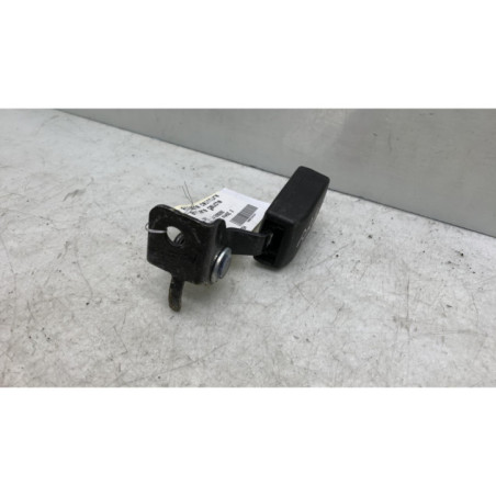 Attache ceinture arriere gauche OPEL INSIGNIA 1 Photo n°1