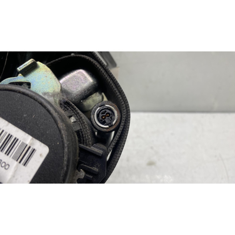 Pretensionneur de ceinture avant gauche OPEL ASTRA J Photo n°4