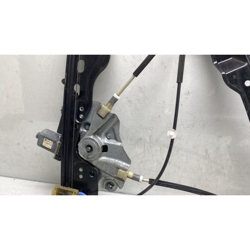 Leve vitre electrique avant droit OPEL ASTRA J Photo n°6