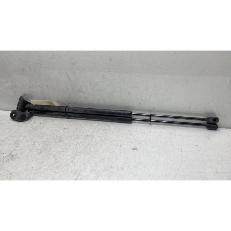 Verin de coffre OPEL ASTRA J Photo n°2